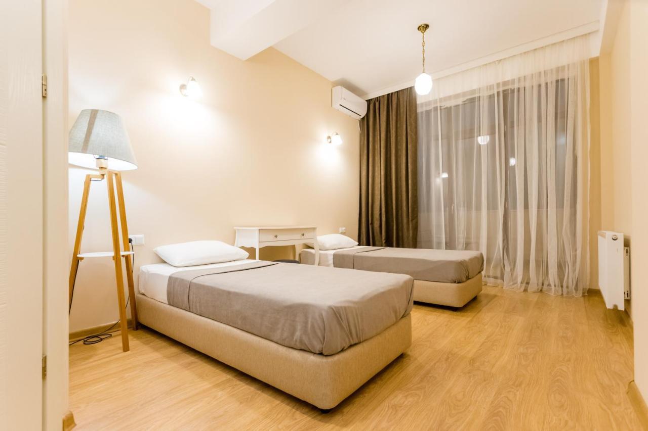 Central Comfort Place L Tbilisi ภายนอก รูปภาพ