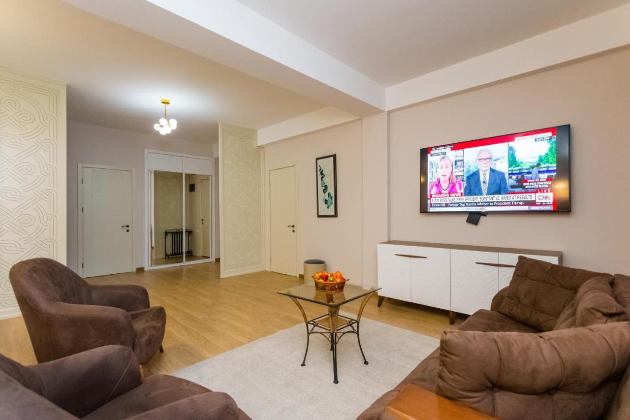 Central Comfort Place L Tbilisi ภายนอก รูปภาพ
