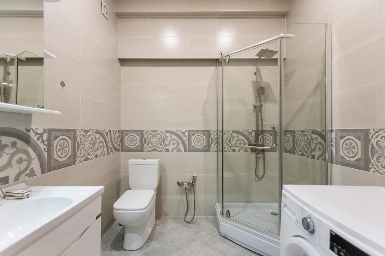Central Comfort Place L Tbilisi ภายนอก รูปภาพ