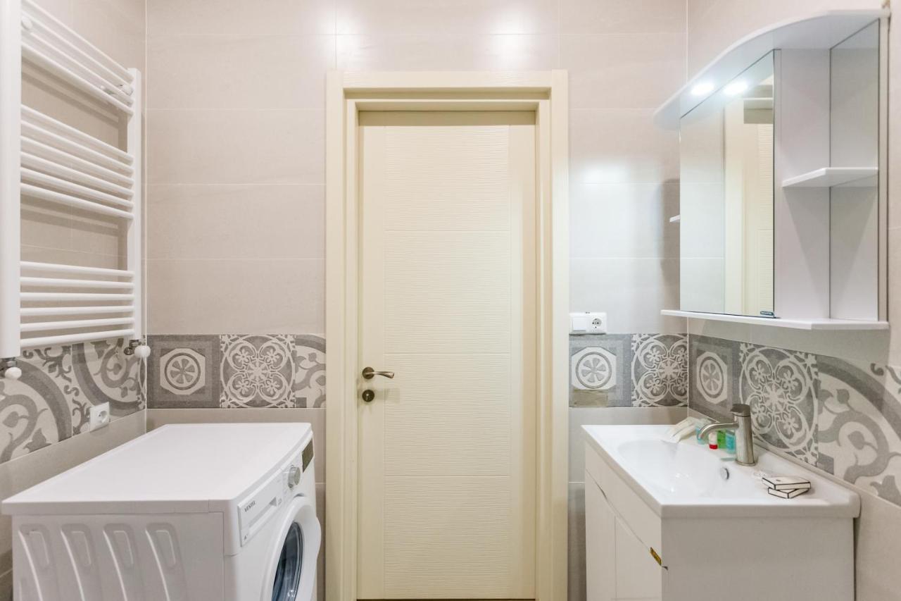 Central Comfort Place L Tbilisi ภายนอก รูปภาพ