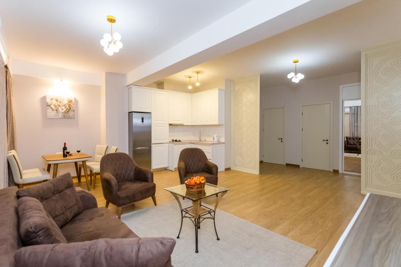 Central Comfort Place L Tbilisi ภายนอก รูปภาพ