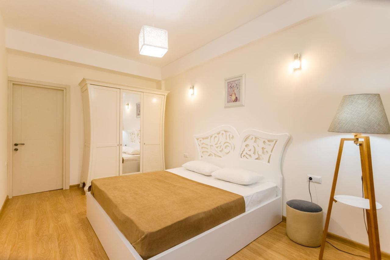 Central Comfort Place L Tbilisi ภายนอก รูปภาพ
